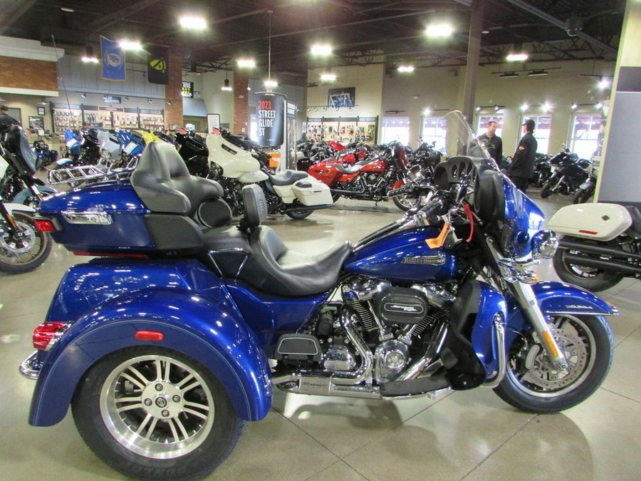 2017 Harley-Davidson® FLHTCUTG - Tri Glide® Ultra