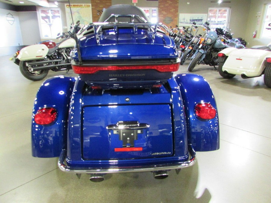 2017 Harley-Davidson® FLHTCUTG - Tri Glide® Ultra