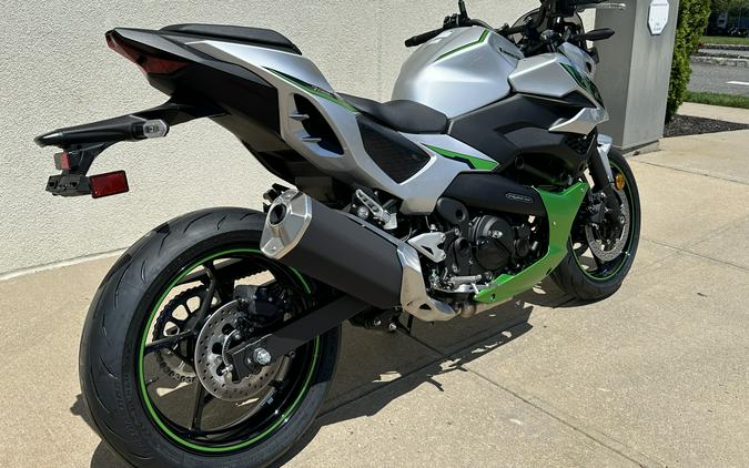 2024 Kawasaki Z7 Hybrid ABS