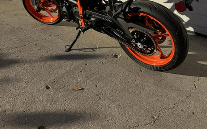 2025 KTM 390 Duke