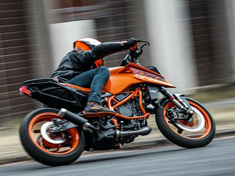 2025 KTM 390 Duke