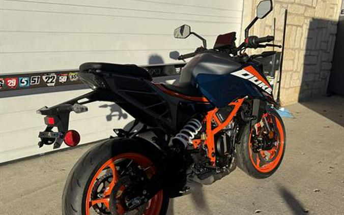 2025 KTM 390 Duke