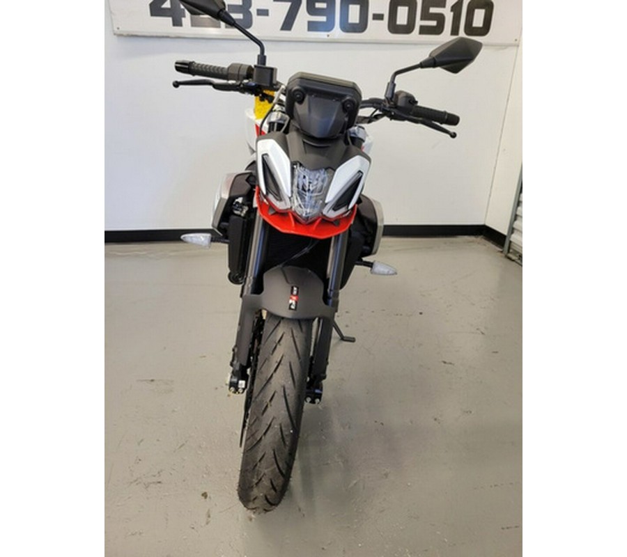 2026 Aprilia Tuono 457