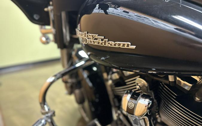 FLHX 2018 Street Glide®