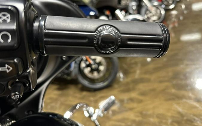 FLHX 2018 Street Glide®