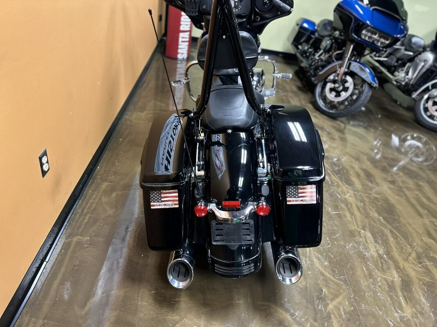 FLHX 2018 Street Glide®