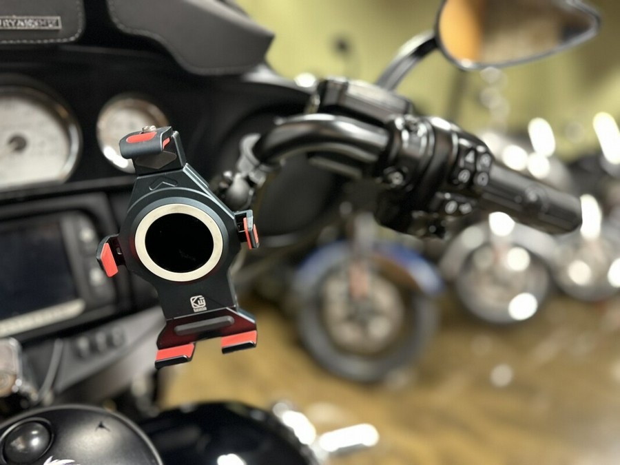 FLHX 2018 Street Glide®