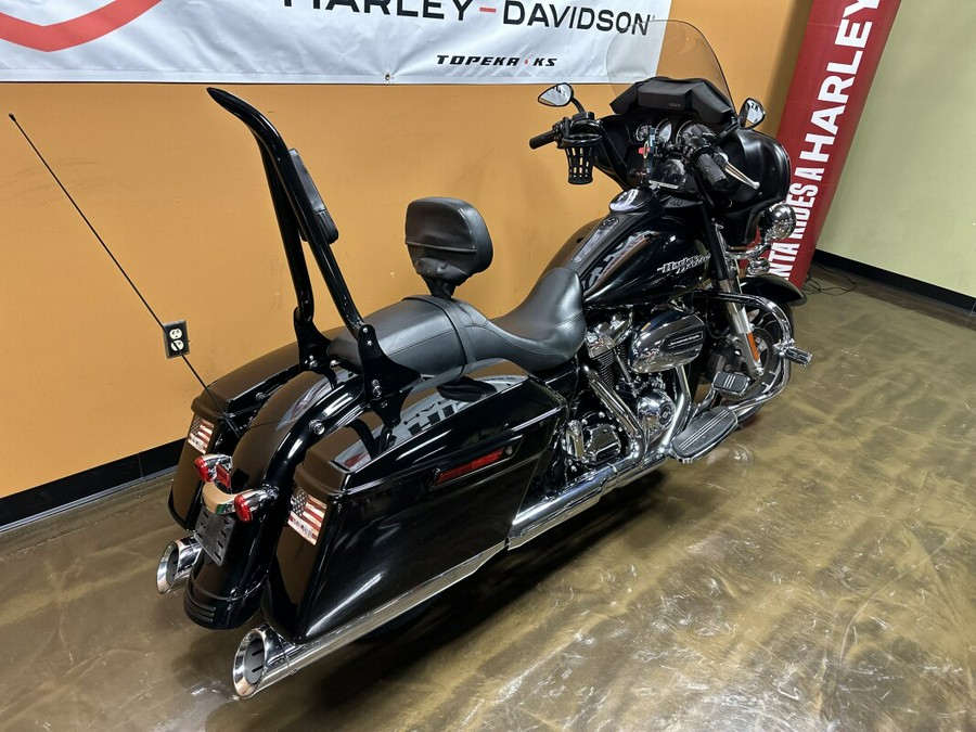 FLHX 2018 Street Glide®