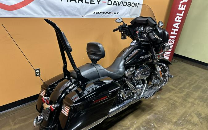 FLHX 2018 Street Glide®