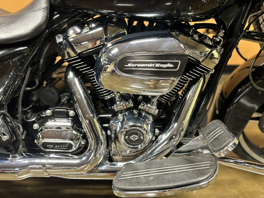 FLHX 2018 Street Glide®