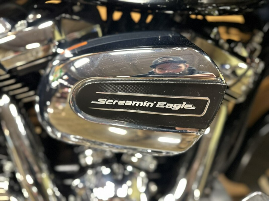 FLHX 2018 Street Glide®