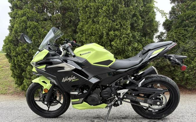 2026 Kawasaki Ninja® 500 SE ABS