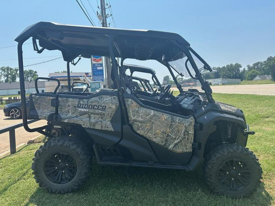 2017 Honda® Pioneer 1000-5 Deluxe