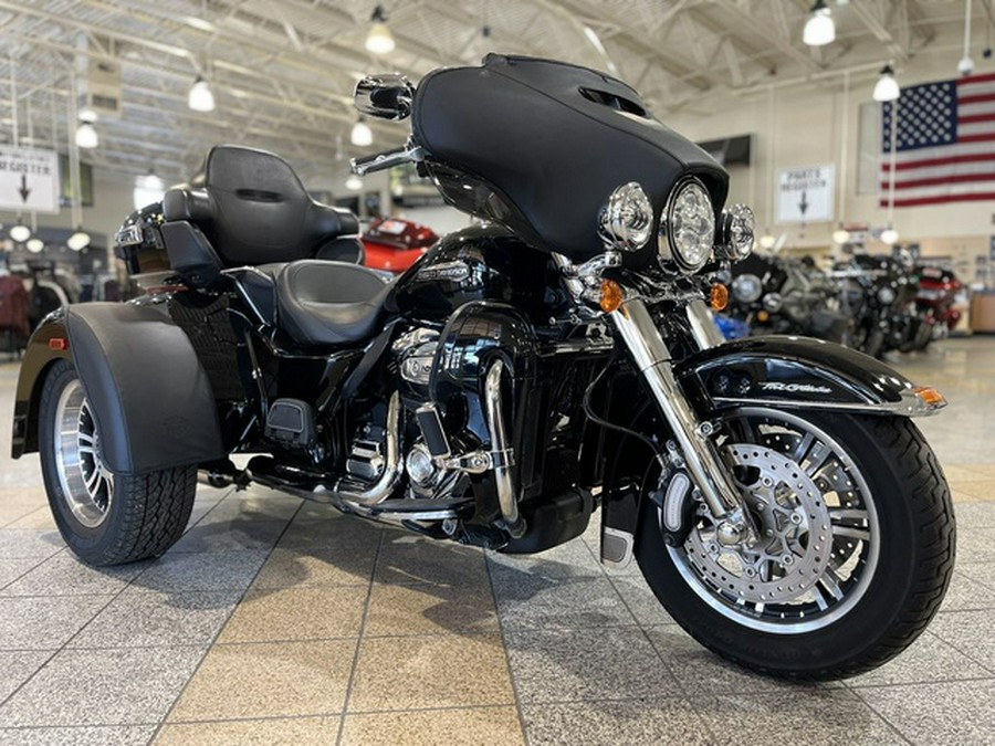 2018 Harley-Davidson Trike FLHTCUTG - Tri Glide Ultra
