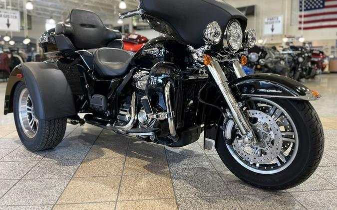 2018 Harley-Davidson Trike FLHTCUTG - Tri Glide Ultra