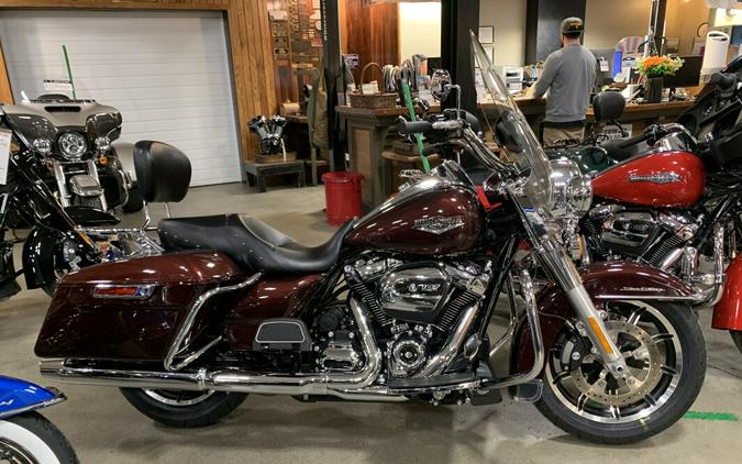 Harley-Davidson® Road King® 2018 FLHR Twisted Cherry