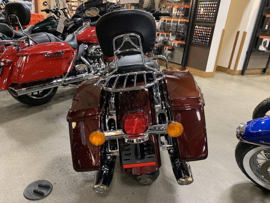 Harley-Davidson® Road King® 2018 FLHR Twisted Cherry