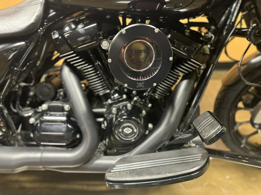 FLTRXS 2018 Road Glide® Special