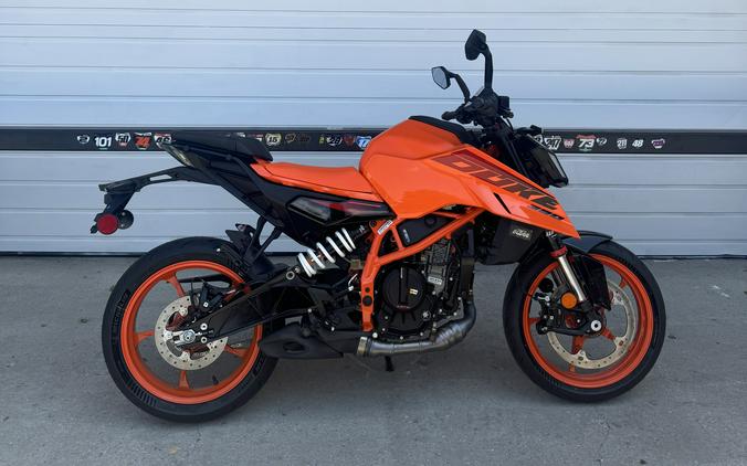 2025 KTM 390 Duke