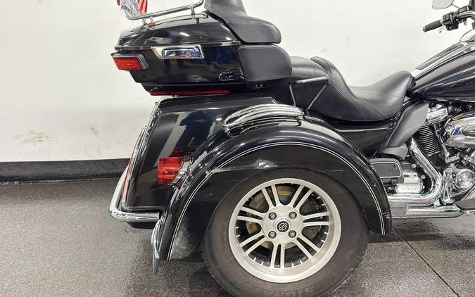 2017 Harley-Davidson® FLHTCUTG - Tri Glide® Ultra