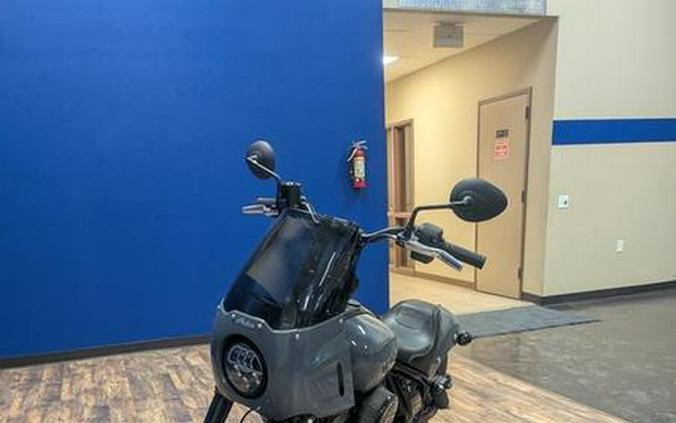 2023 Indian Motorcycle® Sport Chief Stealth Gray