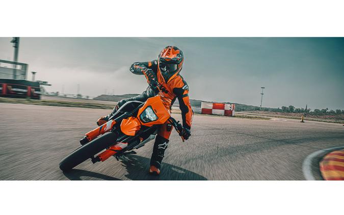 2026 KTM 390 SMC R