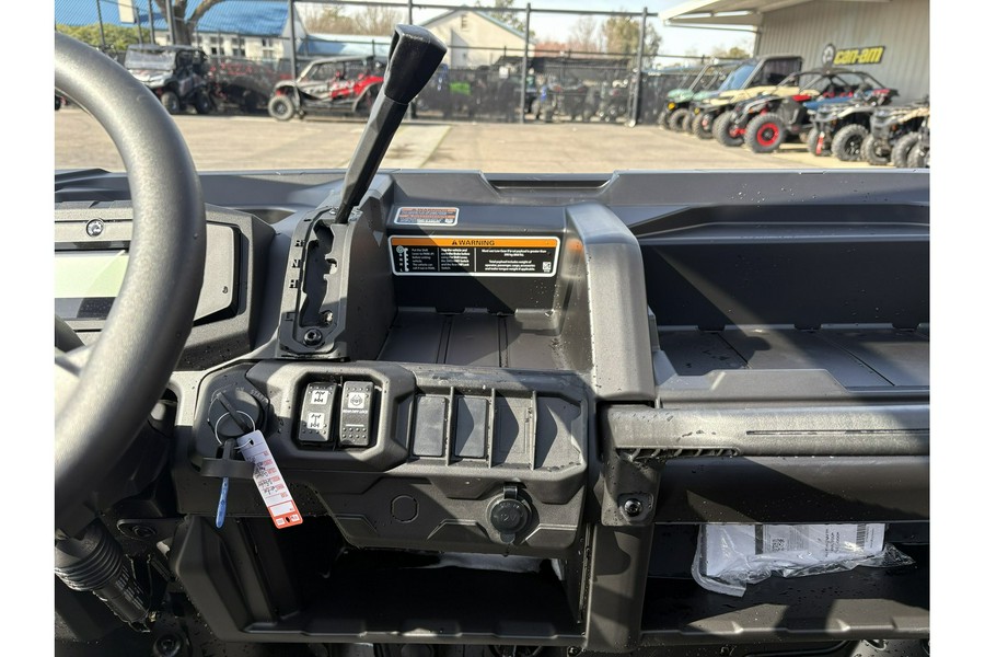 2026 Can-Am Defender Max HD7