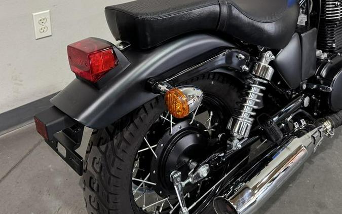 2019 Suzuki Boulevard S40