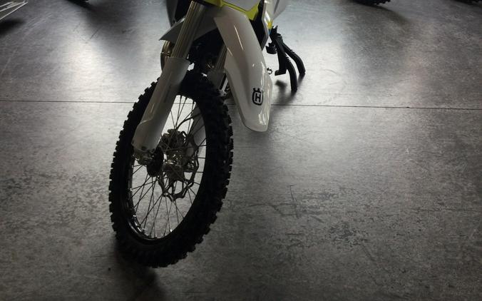 2025 Husqvarna TC 300
