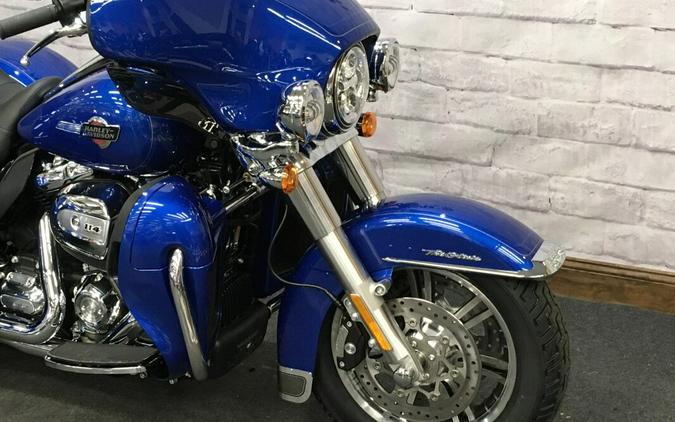 2024 Harley-Davidson Tri Glide Ultra Blue Burst FLHTCUTG