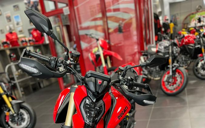 2026 Ducati Hypermotard V2