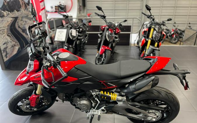 2026 Ducati Hypermotard V2