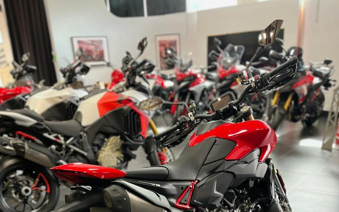 2026 Ducati Hypermotard V2