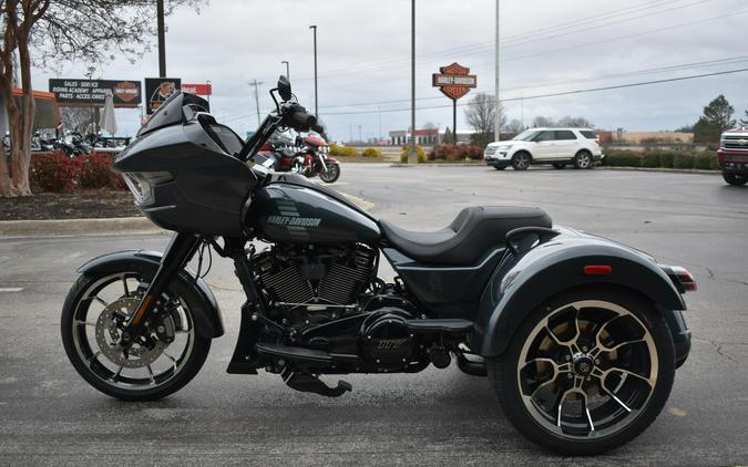 2026 Harley-Davidson® Road Glide 3 Iron Horse Metallic