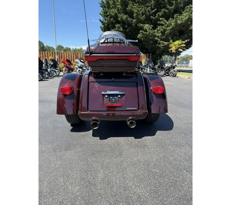 2022 Harley-Davidson Tri Glide Ultra Midnight Crimson/Vivid Black