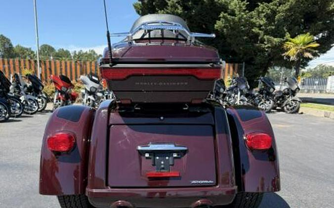 2022 Harley-Davidson Tri Glide Ultra Midnight Crimson/Vivid Black