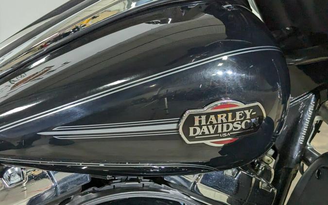 2013 Harley-Davidson Tri Glide® Ultra Classic® Anniversary Edition Vivid Black (Black Fi