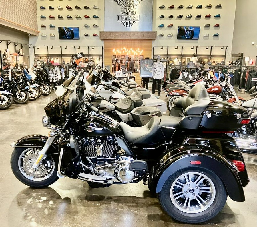 2024 Harley-Davidson® FLHTCUTG - Tri Glide® Ultra