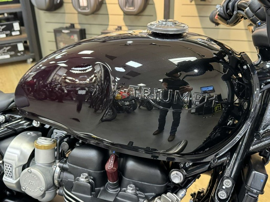 2024 Triumph Bonneville Bobber Stealth Edition