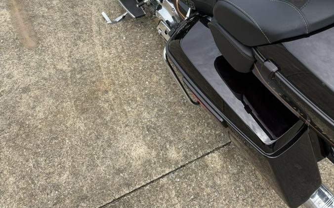 2023 Harley-Davidson® CVO™ Road Glide® LTD Anniversary HRLM RED FD/BLK