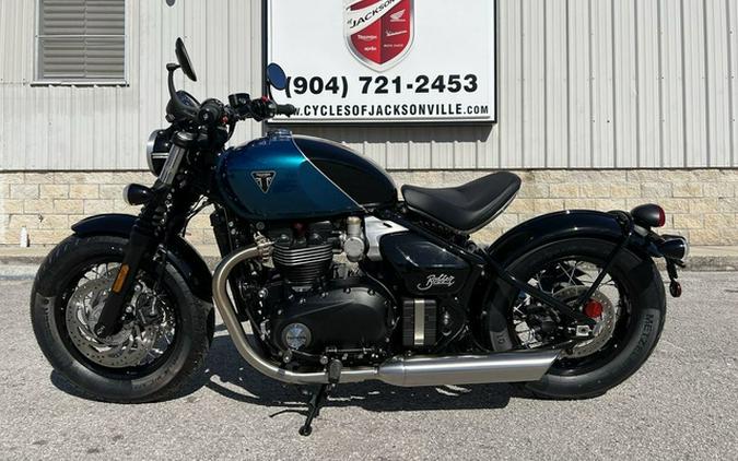2026 Triumph Bonneville Bobber Interstellar Blue