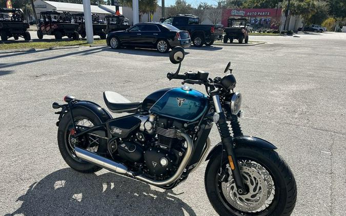 2026 Triumph Bonneville Bobber Interstellar Blue