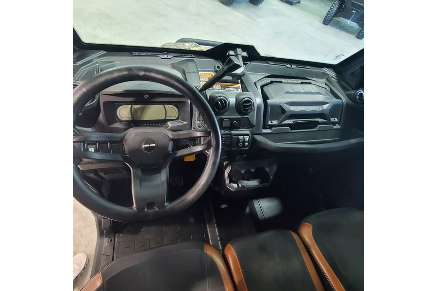 2023 Can-Am Defender Limited HD10