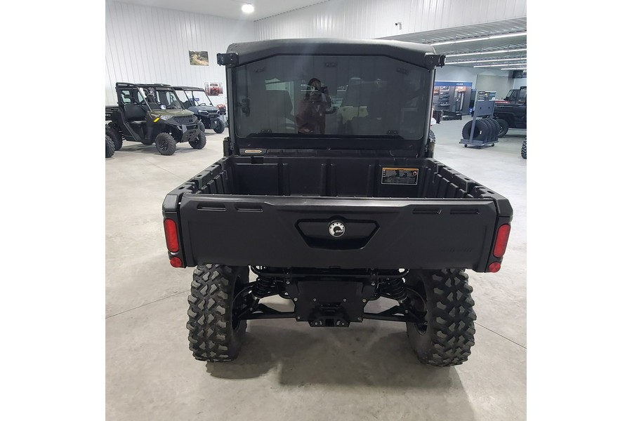 2023 Can-Am Defender Limited HD10