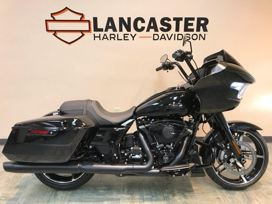 2024 Harley-Davidson Road Glide® Vivid Black (Black Finish w/Cast Wheels) FLTRX