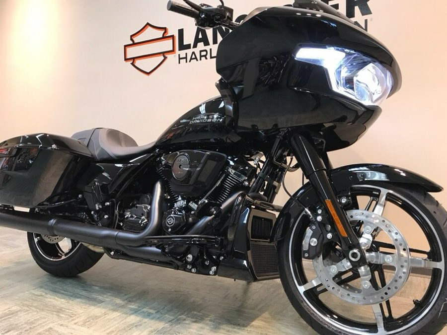 2024 Harley-Davidson Road Glide® Vivid Black (Black Finish w/Cast Wheels) FLTRX