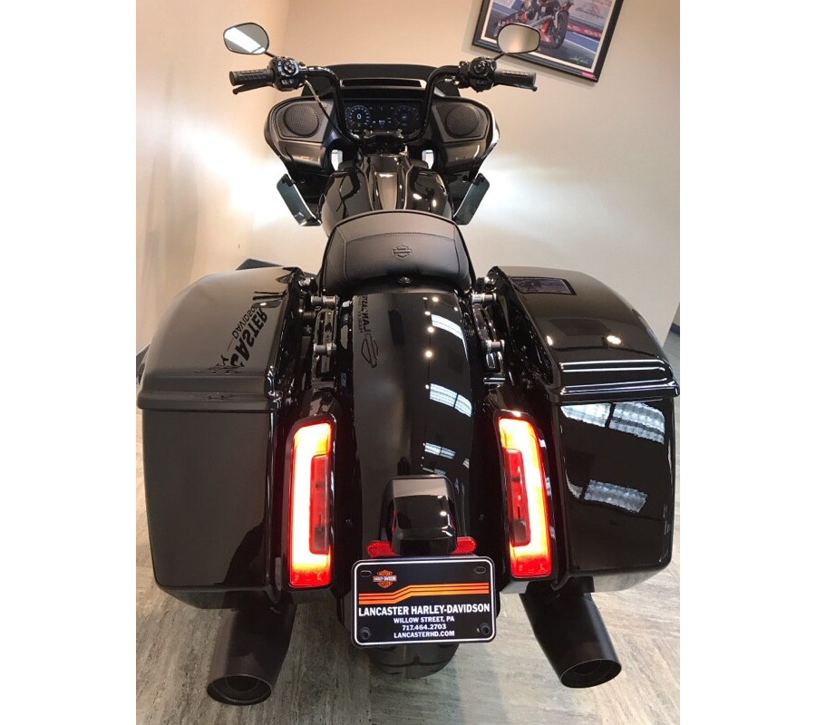 2024 Harley-Davidson Road Glide® Vivid Black (Black Finish w/Cast Wheels) FLTRX