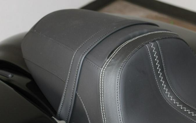 Harley-Davidson Street Glide® 2024 FLHX 84439860 VIVID BLACK