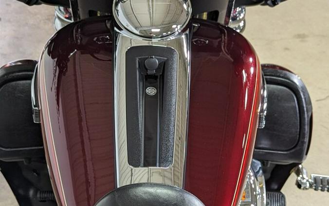 2016 Harley-Davidson Tri Glide Ultra Two-Tone Mysterious Red Sunglo/Velocity