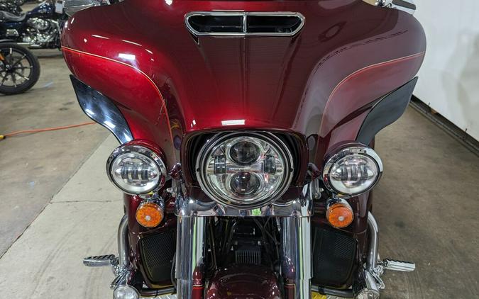 2016 Harley-Davidson Tri Glide Ultra Two-Tone Mysterious Red Sunglo/Velocity